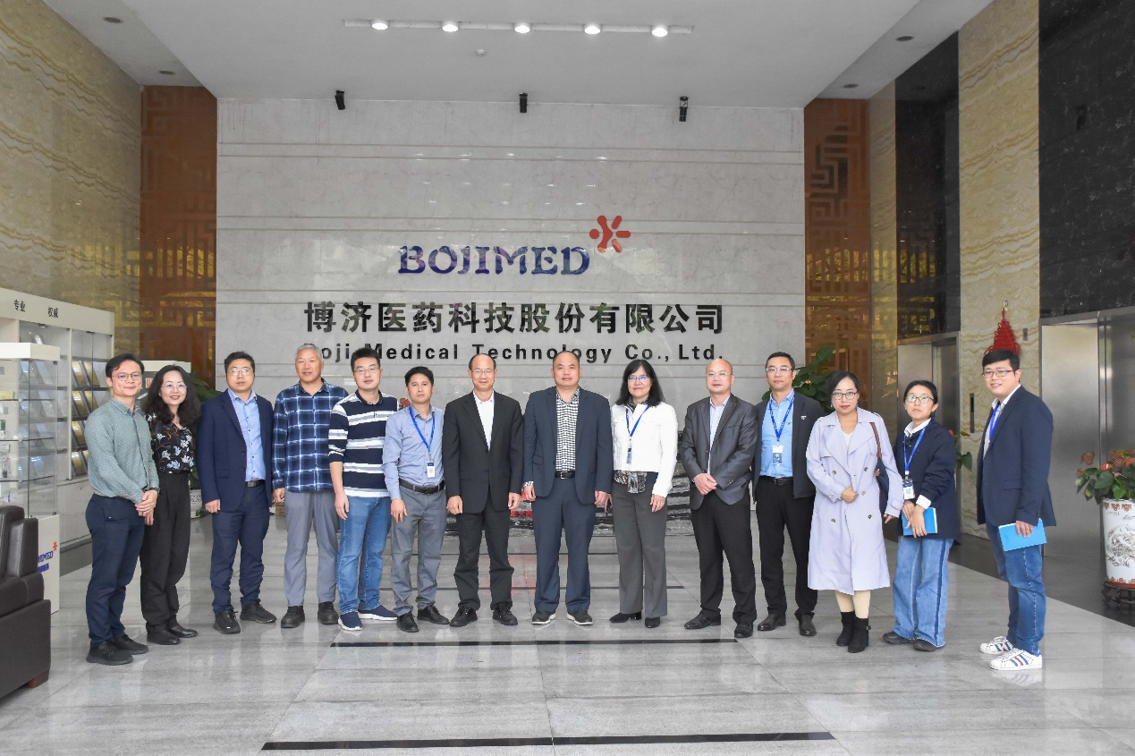 榆林大学药学院（丽江）院长邓文斌教授一行赴Z6尊龙凯时医药参观互换